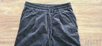 Pánské černé manšestrové kalhoty Zara - 2