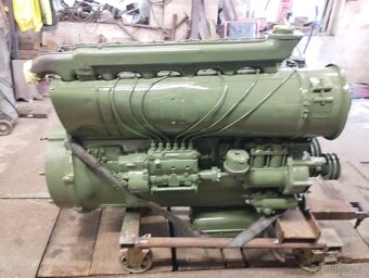 Motor Praga V3s po repasi - 2