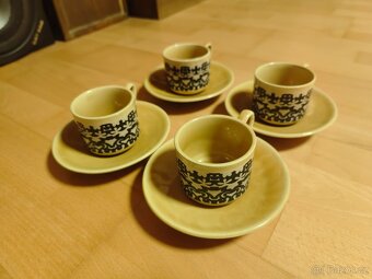 Sada 4 hrnečků s podšálky Ditmar Urbach - 2