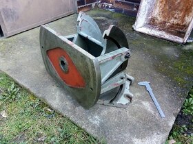 Naklápěcí natáčecí přípravek pod svěrák na fézku. 72kg - 2