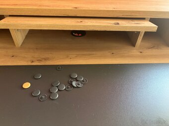 Dřevěný stůl - 2