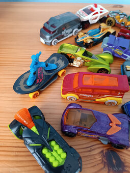 HOT WHEELS autíčka - 2