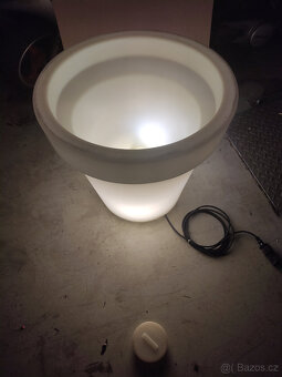 Velké svítící květináče - 2