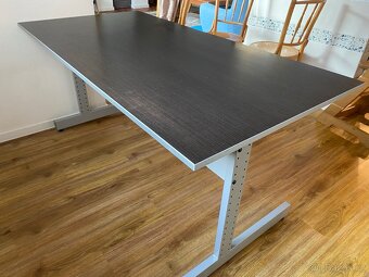 Kancelářský stůl - 2