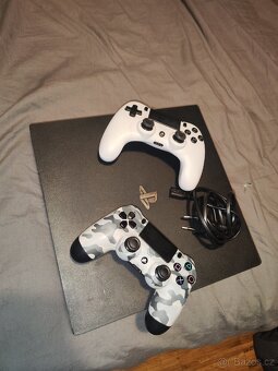 PS4 Pro 250GB 2 Ovladače - 2