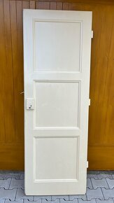 Staré dřevěné dveře 70 cm levé - 2