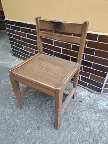 Prodej židlí. - 2