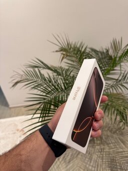 iPhone 16 Pro Max 256GB Desert Titanium Nový - 2