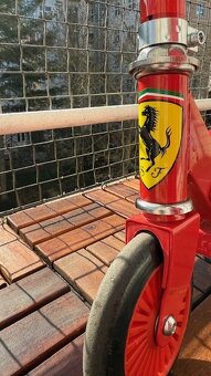 Koloběžka Ferrari pro 3-7 let - 2