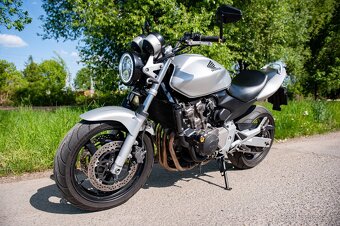 Honda CB600 Hornet s moderním LED světlem - 2