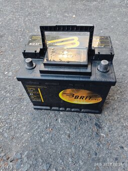Baterie Brit 62Ah,510A,stáří 1,5 roku.Drží napětí - 2