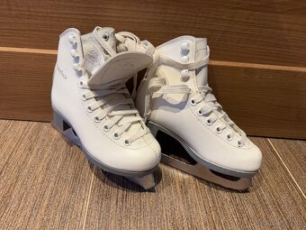 Dívčí lední brusle vel. 27 Botas Nela - 2