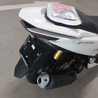 Prodám skútr pcx 125 honda - 2