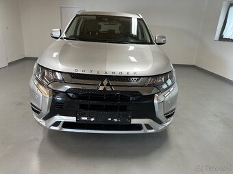 Mitsubishi Outlander 2.4i 4WD PHEV Business Edition - 2