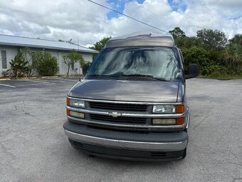 Chevrolet Express G1500 5.7 Vortec V8 - 2