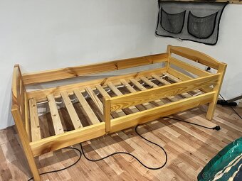 Dětská postel 165 x 75 včetně matrace. - 2