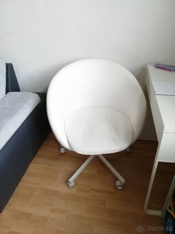 Otočná židle SKRUVSTA Ysane bílá z Ikea - 2