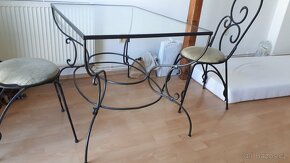 Prodám kovaný použitý nábytek se skleněnými výplněmi - 2