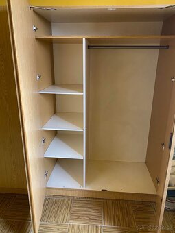 Šatní skříň - 2