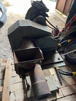 Elektromotor s převodovkou a mlýnek - 2