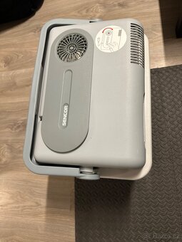 Prodej autolednicka s termoelektrickým chladicim boxem - 2