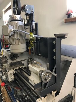 Frézovací nástavba k soustruhu - 2