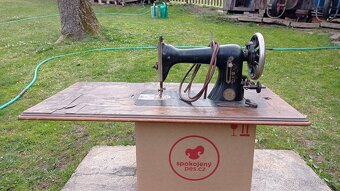 Šicí stroj Royal - 2