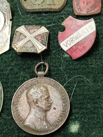 Různé velmiv staré odznaky z doby Rakouska Uherska a jiné - 2