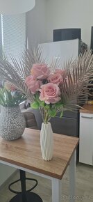 Umela kytice růží s palmovými listy bez vazy - 2