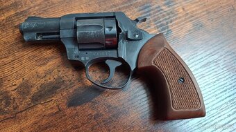 Flobert revolver KORA Brno 2.5" cal. 6mm - černý, dřevo - 2
