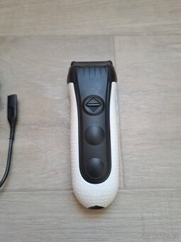 Holici strojek BRAUN 3020s - 2