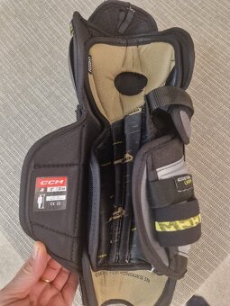 Holenní chrániče - CCM Tacks AS-V JR 13" - 33 cm - 2