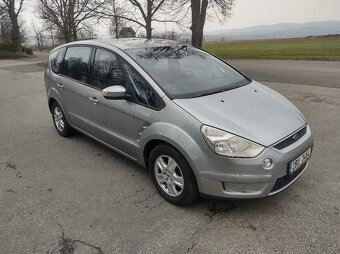Ford S-MAX 2.0i - 7 míst - 2