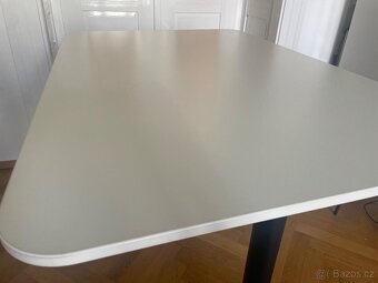 Pracovní stůl IKEA Bekant - 2