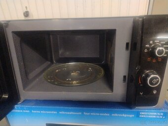 Mikrovlnná trouba Electrolux EMS21400S - 2