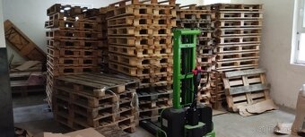 Paletový vozík - je jako hydraulické čelo u auta, rampa - 2