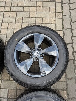 ORIGINÁL Alu Škoda NANUQ R17, 5x112 - TOP STAV - 2
