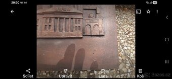 Plzeň plastika bronz 1973, signováno, rozměry 65 x 47 cm - 2