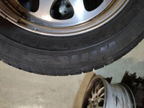 Prodám zimní gumy 195/65 R15 - 2