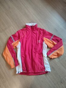 Bunda, větrovka, vel.tak 38. Krásná. Délka 69cm, obvod 90cm. - 2