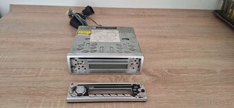 Autorádio na CD Logik - 2