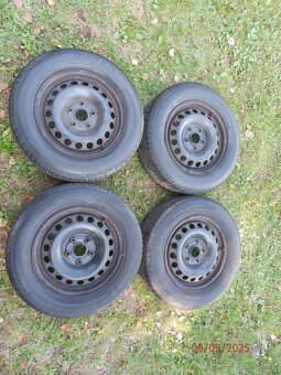 4x Obutá zimní sada ŠKODA OCTAVIA 2 BARUM 195/65 R15 - 2
