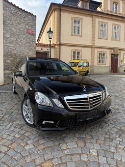 Mercedes Benz E350CDi AMG 4M Panorama Distr Harman Vzduch - 2