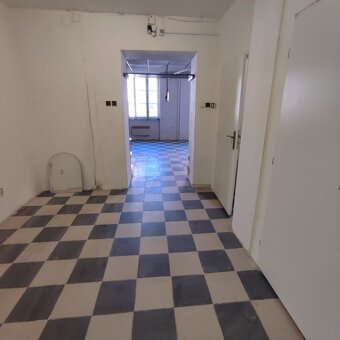 Pronajmu větší 2+1 na STŘEKOVĚ - 2