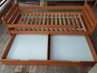 Postel s úložným prostorem - 2