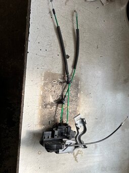 Zámek LZ dveří Hyundai I30 81410-2L200 - 2