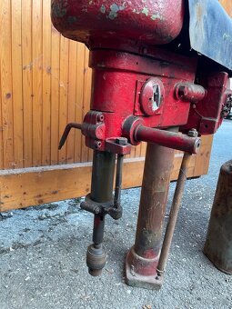 Stará sloupová vrtačka - 2