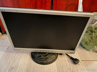 NEC monitor - 2