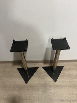 STOJANY PRO REGÁLOVÉ REPROSOUSTAVY - 2