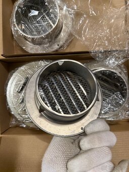 nerezová větrací mřížka - 2